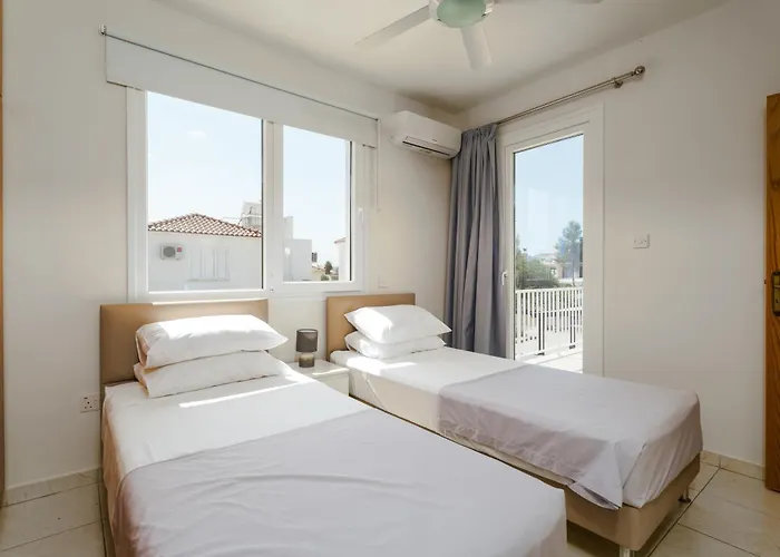 Villa Thalia Dafni 1